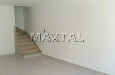 Sobrado à venda em santana, 2 dormitórios,1 sala,1 cozinha, 2 banheiros, quintal pequeno e 1 vaga.