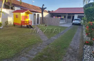 Casa de praia em mongaguá com 357 metros 2 dormitórios, 2 banheiros , 3 vagas