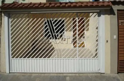 Sobrado de 100m², três dormitórios, sendo uma suíte, dois banheiros, um lavabo,uma vaga de garagem,