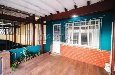 Sobrado á venda de 100m², com  2 dormitórios espaçosos e 1 vaga de garagem.