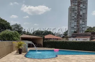 Apartamento com 58m², 2 quartos, 1 suíte,  2 banheiros, cozinha planejada e 1 vaga.