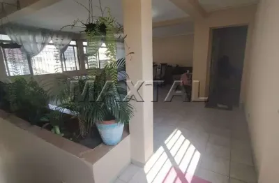 Sobrado à venda com 260m²,  4 dormitórios, sala e 2 vagas, na vila medeiros.