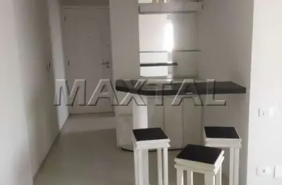 Apartamento 64m², com 02 dormitórios, dispensa, 02 banheiros, e 01 vaga em santana