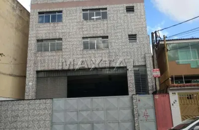 Sala comercial pra locação de 25m², com 1 banheiro, na santa teresinha.