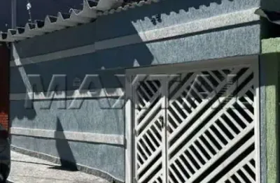 Casa a venda com 2 suítes, sala, copa, cozinha com armários 2 lavanderias entrada lateral e 2 vagas