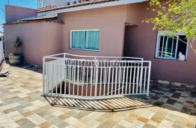Casa na região da água fria com 125m², com 3 dormitórios, 2 suítes, 3 banheiros e  2 vagas.