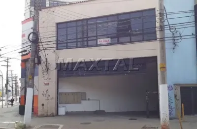 Galpão à venda 650m², 1km do metro brás e mooca. vão livre 450m², 2 andares e 4 banheiros.
