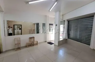 Sobrado comercial com 6 salas, 2 banheiros completos, cozinha, área, terraço ,e área externa.