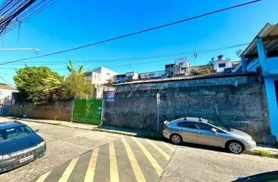 Terreno amplo de 1.000 m² em taipas com dois galpões e casa com quarto sala e cozinha