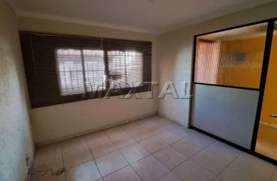 Sala comercial em santana, com 12m², sala de visitas, cozinha para funcionários e banheiro.