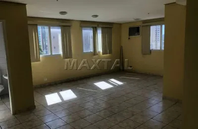 Sala comercial para locação na  água fria com 42m², 1 sala, 2 banheiro e 1 vaga.