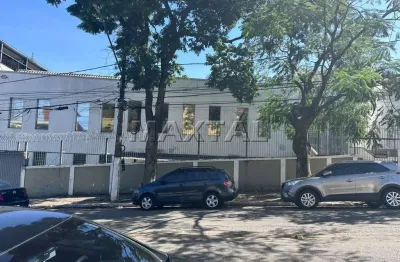 Aluga-se galpão no bairro do limão com 1400 metros, mais escritórios, recepção e vestuários.