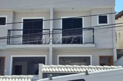Sobrado novo residencial com 3 dormitórios, sendo 1 suíte, e 4 vagas, na parada inglesa, zona norte.