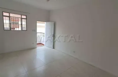 Casa comercial ou residencial, com 3 dormitórios, sala ampla, cozinha, área de serviço.