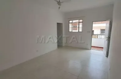 Casa comercial ou residencial, com 3 dormitórios, sala ampla, cozinha, área de serviço.