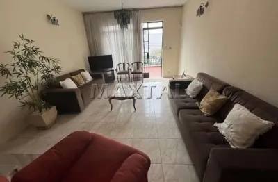 Vende sobrado no parque do com 3 dormitórios, sendo 1 suite, sala para 2 ambientes.