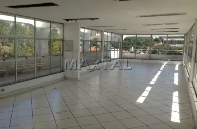 Prédio comercial próximo ao  metrô santana com 1.000m², 03 vagas na frente.