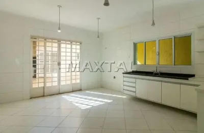 Casa na região de santa teresinha com 245m², com 3 dormitórios, 3 banheiros e 5 vagas.