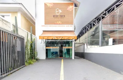 Ponto comercial de 182m² na augusto tolle com 4 banheiros e recuo com 2 vagas, em santana.