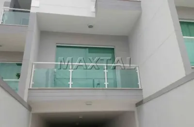 Sobrado à venda no lauzane com 3 vagas, 3 dormitórios, sendo uma suíte, churrasqueira e armários.