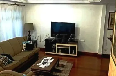 Sobrado à venda no bairro de Santana, 279 metros quadrados, 4 dormitórios, 1 suíte, 6 vagas.