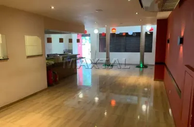 Salão comercial para locação, em santana, com 126m², 3 banheiros e espaço arborizado.