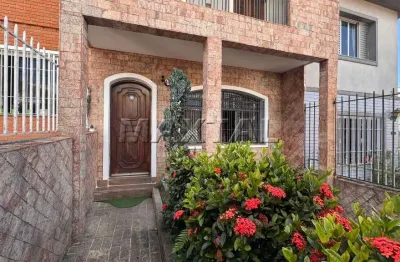 Sobrado à venda com 172m². com 3 dormitórios, 3 vagas, sacada e jardim. imirim.