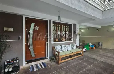 Casa à venda com 213m², 3 quartos, 1 suíte, 4 banheiros e 3 vagas. próximo a avenida brás leme.
