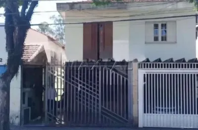 Sobrado com 92m² contendo 3 dormitórios com 1 suíte, 2 banheiros, 2 vagas. vila mazzei.