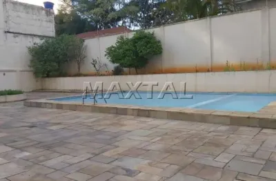 Apartamento com 1 dormitório em plena vila clementino, sala, cozinha com armários e vaga demarcada.