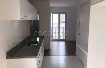 Apartamento em condomínio à venda, de 47m². com 2 dormitórios, 1 sala, 1 banheiro e varanda.