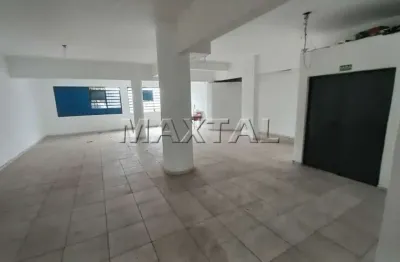 Sala comercial com 272m², 2 salas amplas, 2 banheiros na rua voluntários da pátria.