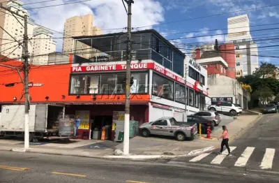 Galpão à venda com renda, com 4 banheiros e 318m². no imirim, em avenida movimentada