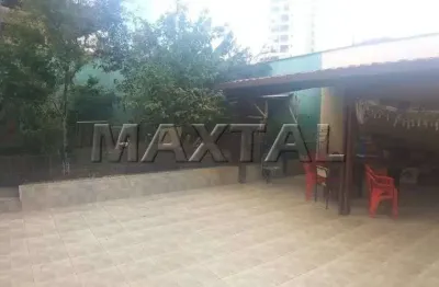 Casa na parada inglesa, com 4 dormitórios, 2 salas e 6 banheiros à venda.