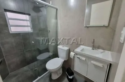 Apartamento reformado para locação com 2 dormitórios, sala cozinha banheiro e lavanderia, na luz.