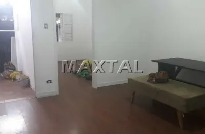 Casa na região do parque peruche com 200m², com 3 dormitórios, 2 banheiros e 2 vagas.