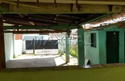 Casa à venda, de 240m², com 2 dormitórios e 2 vagas de garagem, no parque peruche.