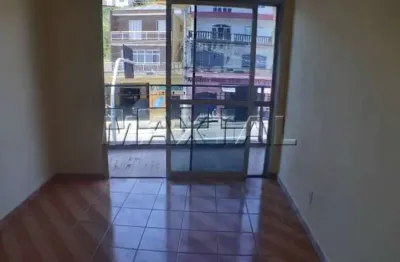 Prédio residencial com 7 unidades e 1 salão comercial na avenida imirim