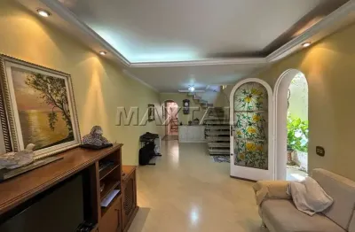 Sobrado com 3 quartos, com  1 suite, 2 vagas de garagem e edícula, próximo a braz leme.