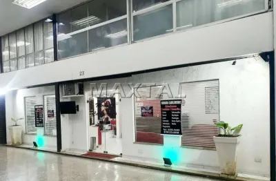 Vende-se loja na avenida ipiranga com 140m², toda em piso frio, salão amplo e 2 banheiros.