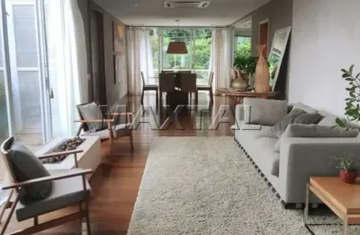 Sobrado no jardim são bento, possui, 407m² de área útil, 3 suítes, 8 banheiros, 8 vagas de garagem.