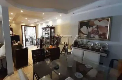 Casa à venda com 4 dormitórios e 2 suítes, de 300 m². piscina e churrasqueira - santa terezinha