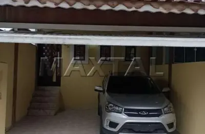 Sobrado à venda com 2 dormitórios, 2 banheiros e 2 vagas, na vila nova galvão.