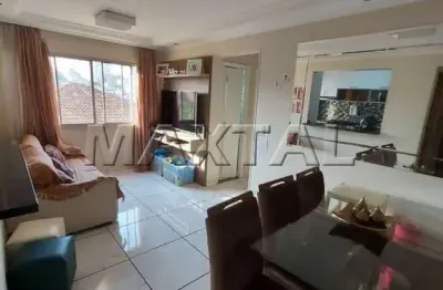 Apartamento à venda de 58m², com 2 dormitórios e 1 vaga de garagem, na vila mazzei.