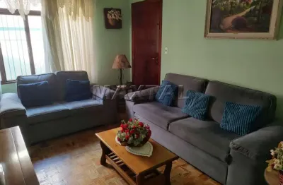 Casa com 185 m com e dormitórios ,casa térrea com excelente espaço e localização!
