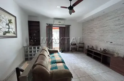 Casa em santana, localização privilegiada, 2 casas, 2 vagas de garagem.