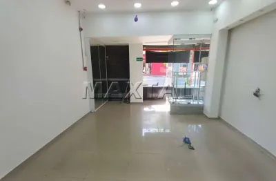 Loja na voluntários da pátria, salão de 85m², piso frio, escritório, mezanino, 3 banheiros