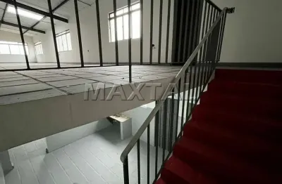 Prédio comercial em santana, contendo 3 pavimentos, 2 cozinhas e 3 banheiros na olavo egidio.