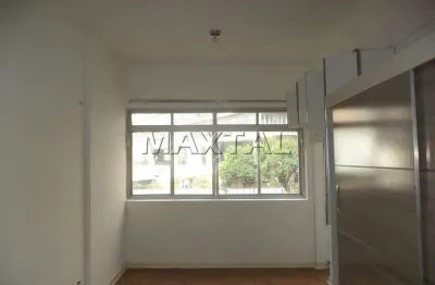 Kitnet à venda de 28m², muito bem iluminado , no bairro da bela vista.