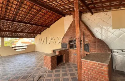 Sobrado próximo à av. braz leme de 250 m², com 3 dormitórios, sendo 2 suítes com closed e 3 vagas.